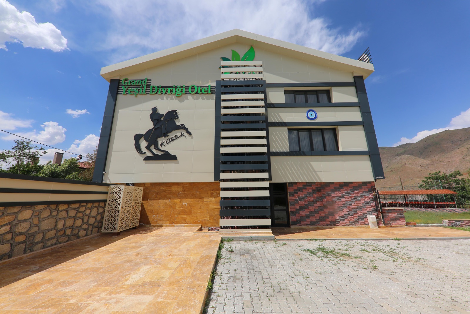 Merkezi Konumda Lüks Otel — Konaklama, Merkez, Divriği