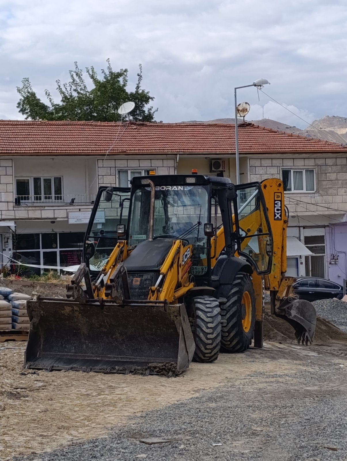 BORAN HAFRİYAT.  GSM; 0535 842 27 97 — İşletmeler, Turabali, Divriği
