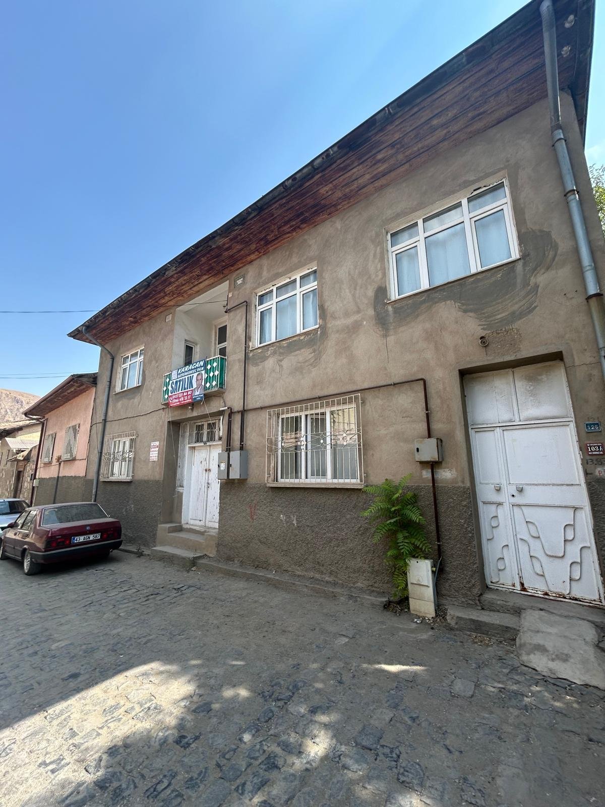 Abuçimen’de Çarşıya ve Marketlere Yürüme Mesafesinde Satılık 2 Katlı Müstakil Ev
