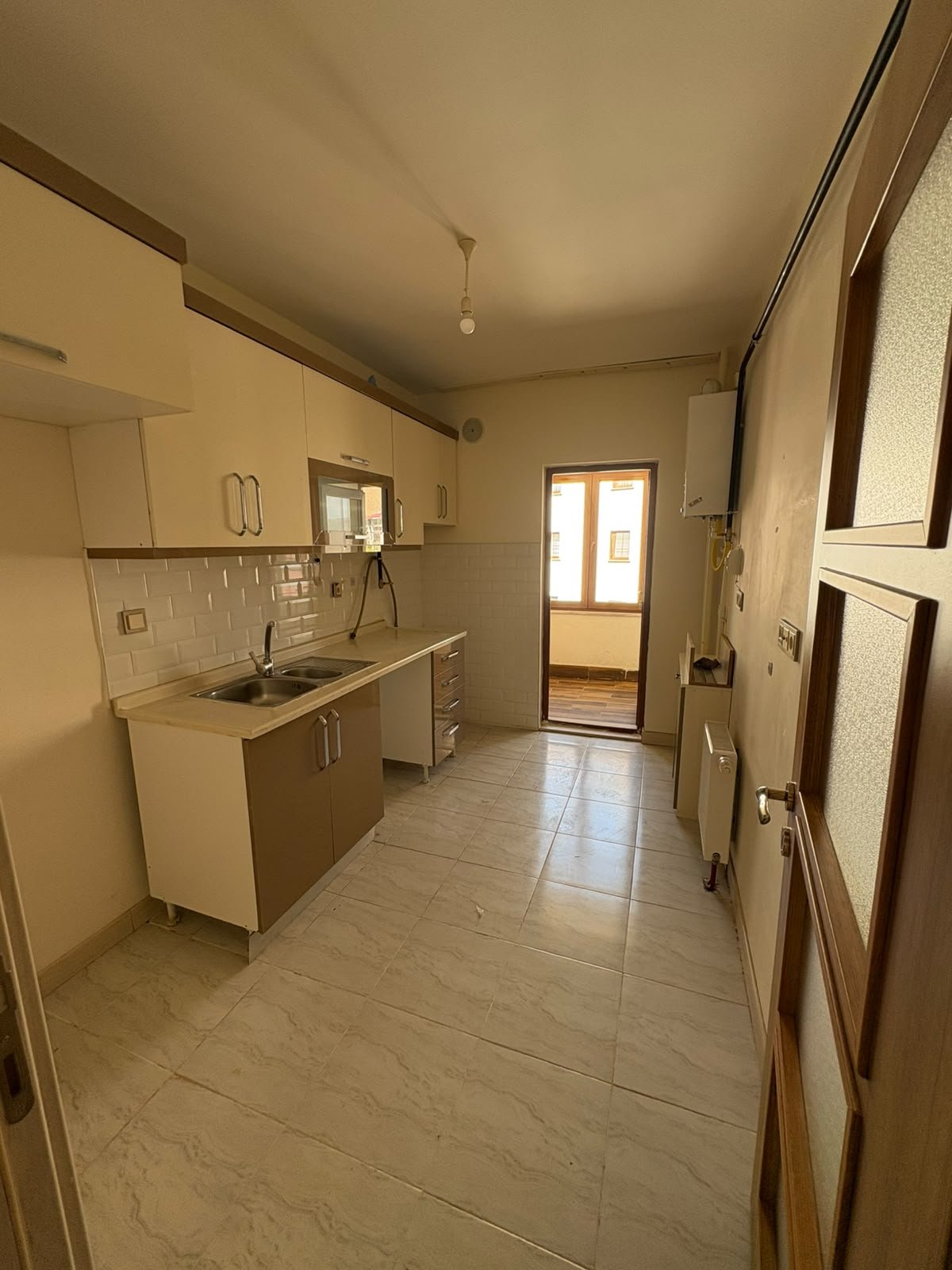TOKİ Konutlarında Kiralık 3. Kat 2+1 Daire – Karacan Emlak — Emlak, Hacıkumru, Divriği